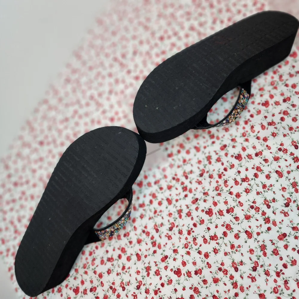 Yellow Box size 11‎ wedge flip flops - Picture 6 of 8